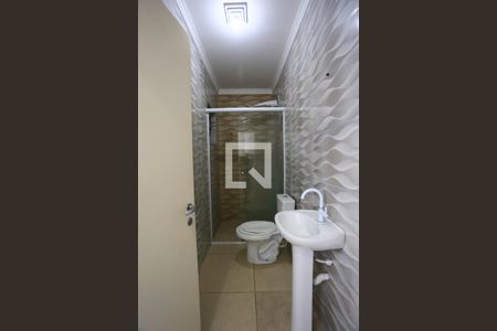 Banheiro de casa para alugar com 3 quartos, 80m² em Vila Morse, São Paulo