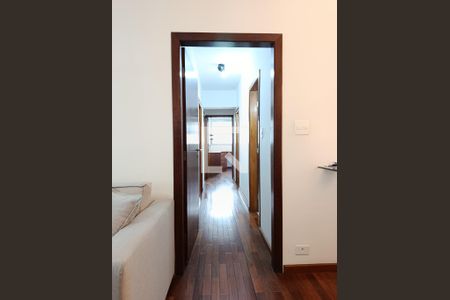 Corredor de apartamento para alugar com 3 quartos, 100m² em Cerqueira César, São Paulo