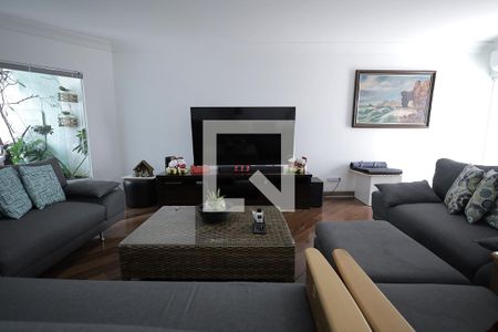 Sala de casa à venda com 4 quartos, 288m² em Vila Gilda, Santo André