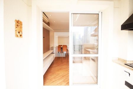 Sacada da Sala de apartamento para alugar com 2 quartos, 73m² em Pinheiros, São Paulo