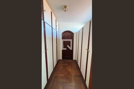 Suite Closet de casa para alugar com 4 quartos, 249m² em Jardim Monte Libano, Santo André