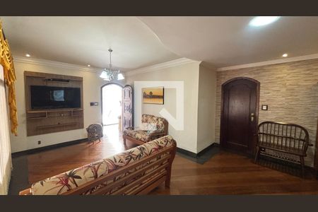 Sala  de casa para alugar com 4 quartos, 249m² em Jardim Monte Libano, Santo André