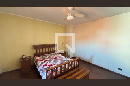 Suite de casa para alugar com 4 quartos, 249m² em Jardim Monte Libano, Santo André