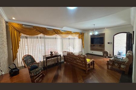 Sala  de casa para alugar com 4 quartos, 249m² em Jardim Monte Libano, Santo André
