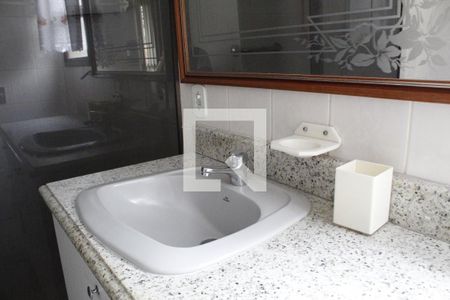 Banheiro da Suíte 1 de apartamento para alugar com 3 quartos, 180m² em Jacarepaguá, Rio de Janeiro