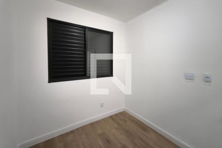 Quarto 1 de apartamento para alugar com 2 quartos, 43m² em Jardim Ipaussurama, Campinas