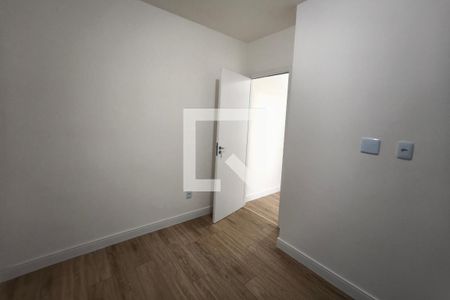 Quarto 2 de apartamento para alugar com 2 quartos, 43m² em Jardim Ipaussurama, Campinas