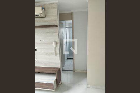 Sala de apartamento à venda com 2 quartos, 43m² em Rubem Berta, Porto Alegre