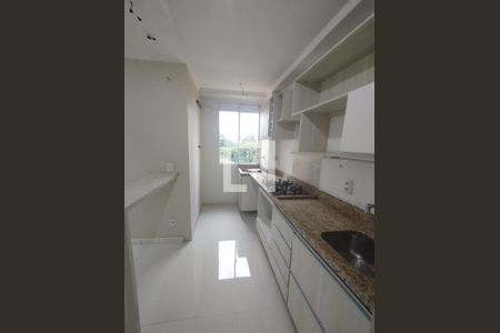 Cozinha de apartamento à venda com 2 quartos, 43m² em Rubem Berta, Porto Alegre