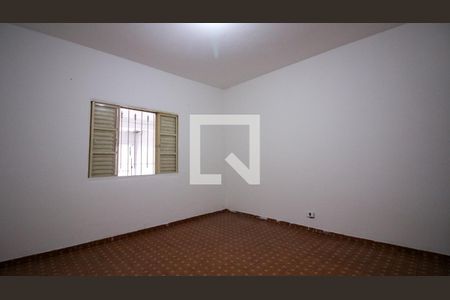Quarto 1 de casa para alugar com 2 quartos, 150m² em Parque dos Bancarios, São Paulo