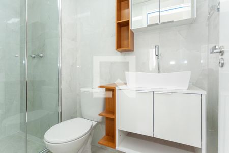 Banheiro da Suíte de apartamento para alugar com 2 quartos, 46m² em Jardim Santo Antoninho, São Paulo