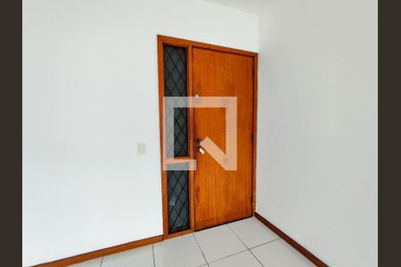 Entrada de apartamento à venda com 2 quartos, 110m² em Grajaú, Rio de Janeiro