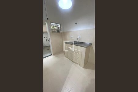 Cozinha de apartamento para alugar com 1 quarto, 60m² em Itaim Bibi, São Paulo