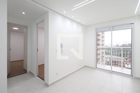 Sala/Cozinha de apartamento para alugar com 2 quartos, 36m² em Guaiauna, São Paulo