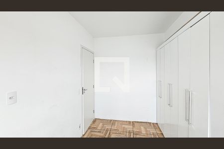 Quarto 1 de apartamento para alugar com 2 quartos, 38m² em Jardim Copiuva, Carapicuíba