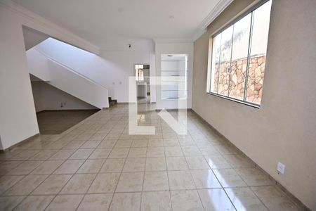 Sala de casa para alugar com 4 quartos, 515m² em Jardim Planalto, Goiânia