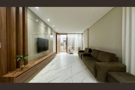 Casa à venda com 3 quartos, 200m² em Cachoeirinha, Belo Horizonte