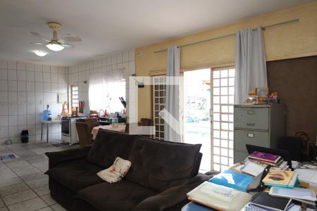 Sala de casa para alugar com 4 quartos, 170m² em Cidade Antônio Estêvão de Carvalho, São Paulo