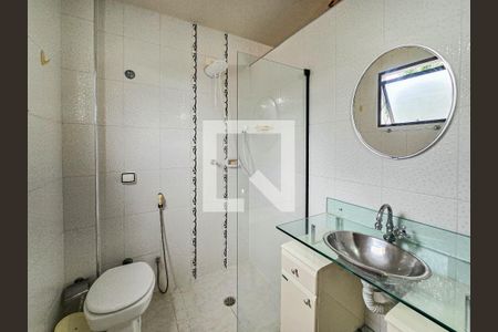 Banheiro da Suíte de apartamento para alugar com 1 quarto, 86m² em Ponta da Praia, Santos