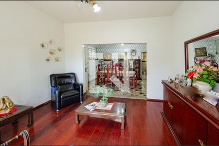 Sala de casa à venda com 3 quartos, 249m² em Calafate, Belo Horizonte