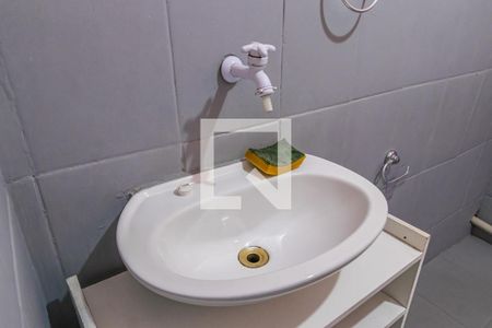 Banheiro de casa para alugar com 1 quarto, 55m² em Jardim Julio, Barueri
