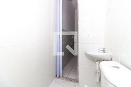 Banheiro de kitnet/studio para alugar com 1 quarto, 17m² em Lapa, São Paulo