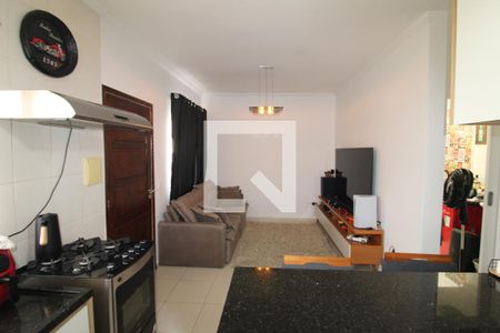 Sala / Cozinha de casa à venda com 2 quartos, 155m² em Parque Peruche, São Paulo