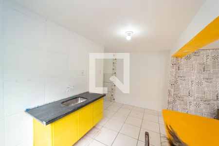 Sala/Cozinha de casa para alugar com 1 quarto, 50m² em Vila Nhocuné, São Paulo