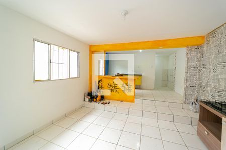 Sala/Cozinha de casa para alugar com 1 quarto, 50m² em Vila Nhocuné, São Paulo