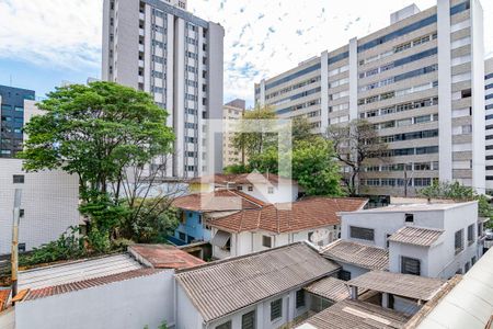 Sala de apartamento à venda com 2 quartos, 80m² em Funcionários, Belo Horizonte