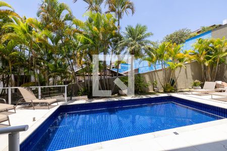 Piscina de casa de condomínio à venda com 5 quartos, 640m² em Alphaville Residencial Um, Barueri