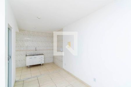 Sala de apartamento para alugar com 2 quartos, 65m² em Brás de Pina, Rio de Janeiro