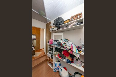 Closet da suíte de casa à venda com 2 quartos, 250m² em Madre Gertrudes, Belo Horizonte