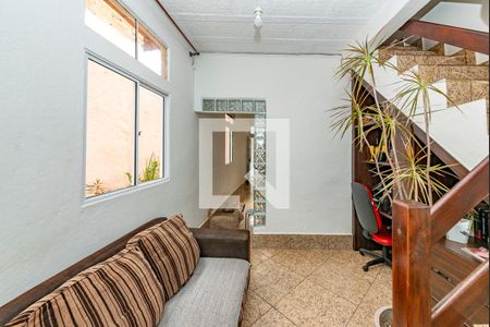 Sala de casa à venda com 2 quartos, 250m² em Madre Gertrudes, Belo Horizonte