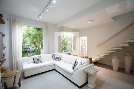 sala de estar de casa à venda com 4 quartos, 200m² em Jardim Paulista, São Paulo