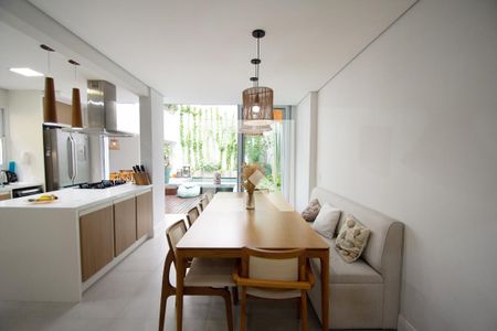 sala de jantar de casa à venda com 4 quartos, 200m² em Jardim Paulista, São Paulo