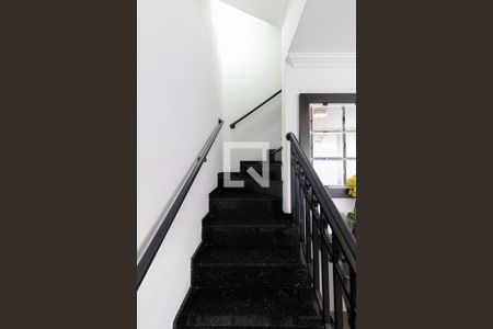 Escada de casa de condomínio à venda com 3 quartos, 140m² em Vila Guilhermina, São Paulo