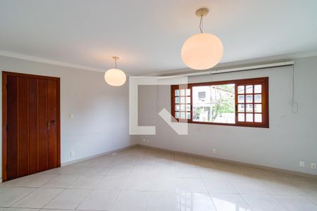 Casa à venda com 3 quartos, 200m² em Vila Suzana, São Paulo