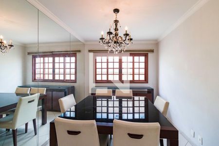 Casa à venda com 3 quartos, 200m² em Vila Suzana, São Paulo