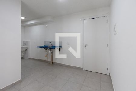Sala de apartamento para alugar com 2 quartos, 34m² em Parque Industrial Tomas Edson, São Paulo