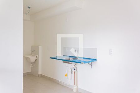 Sala/Cozinha de apartamento à venda com 2 quartos, 35m² em Parque Industrial Tomas Edson, São Paulo