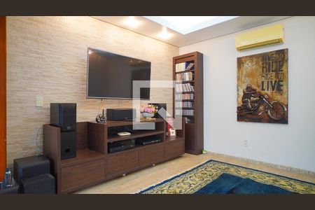 Sala de TV de casa para alugar com 6 quartos, 497m² em Ingleses do Rio Vermelho, Florianópolis