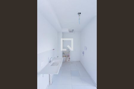 Sala, cozinha e área de serviço de apartamento para alugar com 2 quartos, 32m² em Vila Pereira Cerca, São Paulo