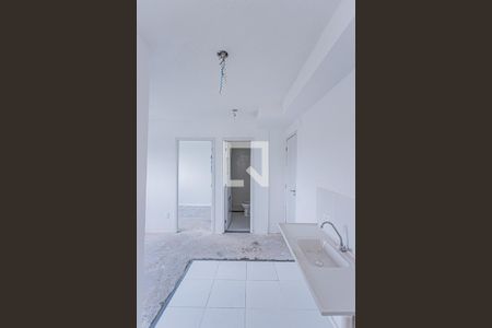 Sala, cozinha e área de serviço de apartamento para alugar com 2 quartos, 32m² em Vila Pereira Cerca, São Paulo