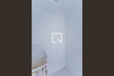 Sala, cozinha e área de serviço de apartamento para alugar com 2 quartos, 32m² em Vila Pereira Cerca, São Paulo