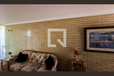 Entrada de casa à venda com 6 quartos, 300m² em Floresta, Belo Horizonte