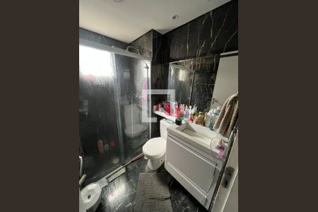Banheiro de apartamento à venda com 2 quartos, 75m² em Vila Endres, Guarulhos