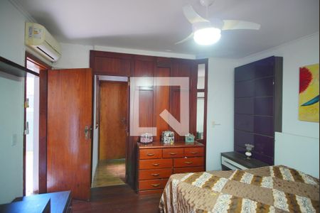 Suíte de casa à venda com 6 quartos, 502m² em Chácara das Pedras, Porto Alegre