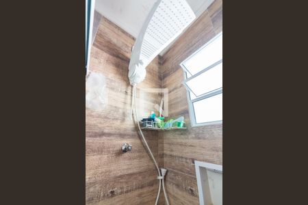 Banheiro de casa para alugar com 2 quartos, 50m² em Santa Maria, Osasco