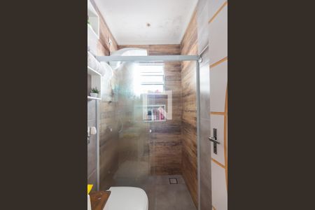 Banheiro de casa para alugar com 2 quartos, 50m² em Santa Maria, Osasco